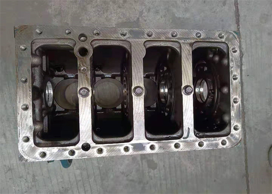 खुदाई करने वाले E307 वाटर कूलिंग के लिए V2403T C2.4 डीजल प्रयुक्त इंजन ब्लॉक: